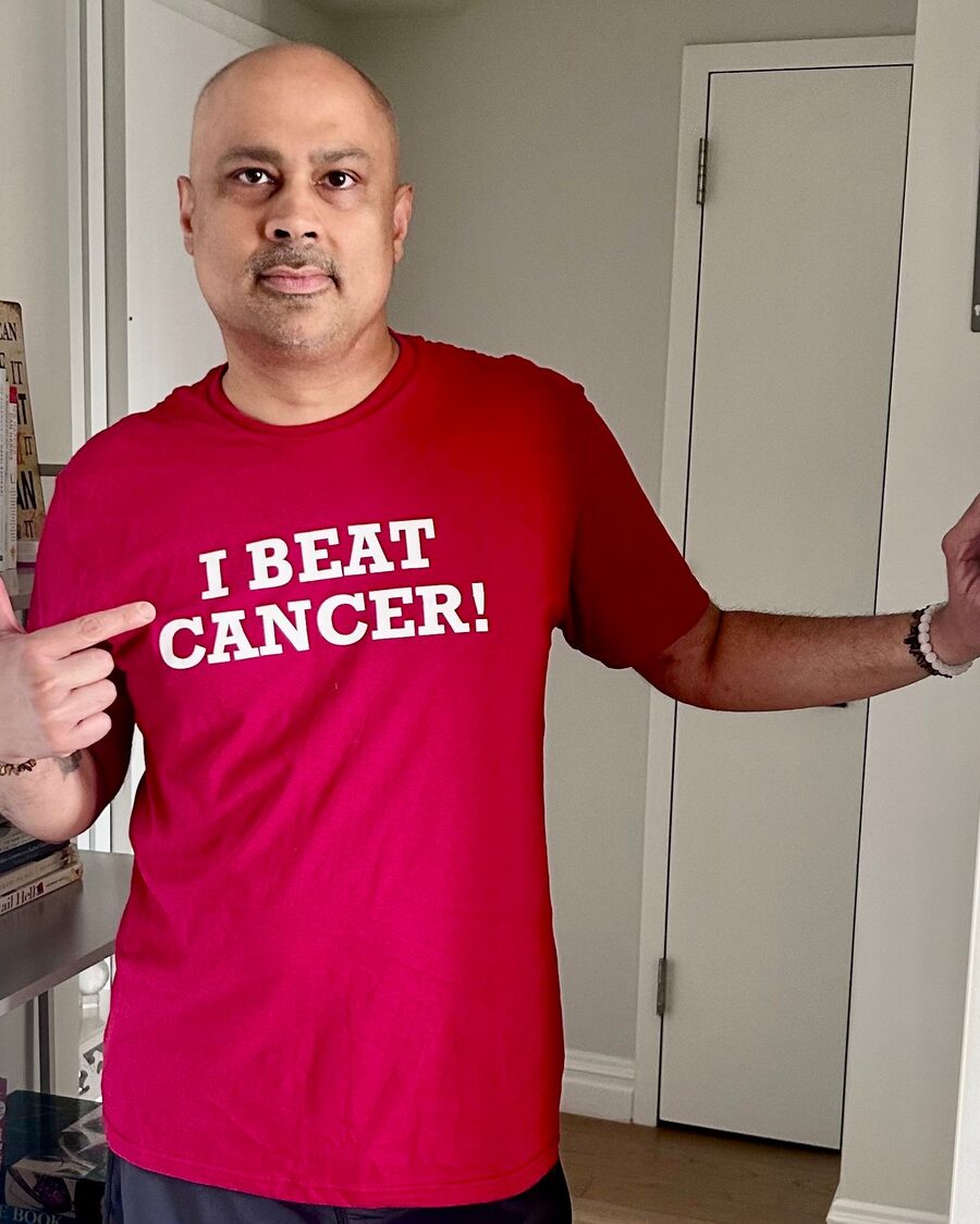 Kunal Sethi in an ‘I beat cancer’ t-shirt